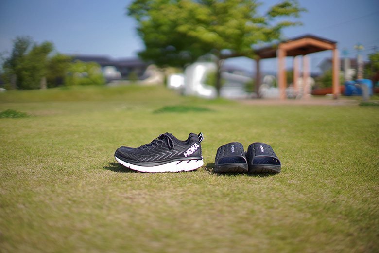 HOKA ONE ONE CLIFTON 4 リカバリーサンダルと