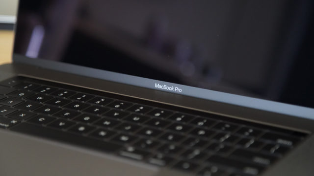 新型MacBook Pro ロゴ