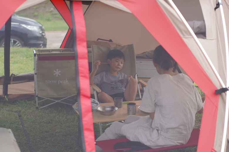 リビングシェルロング Pro.内で昼食