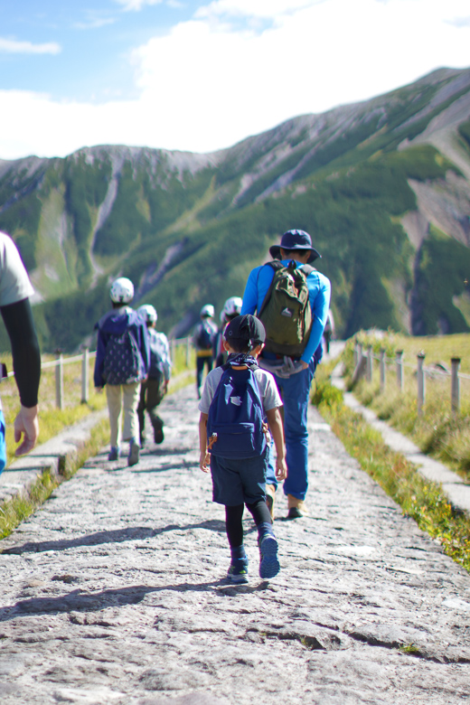 立山山頂へ向けて登山開始