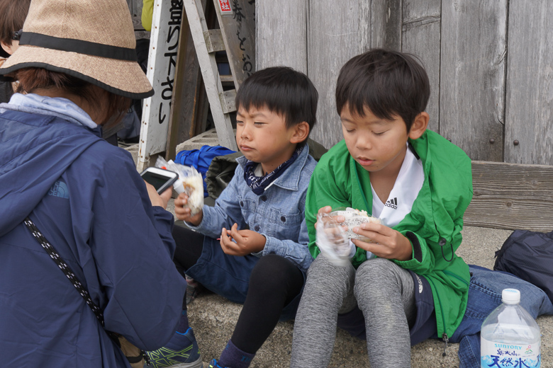 立山山頂に到着 お昼休憩