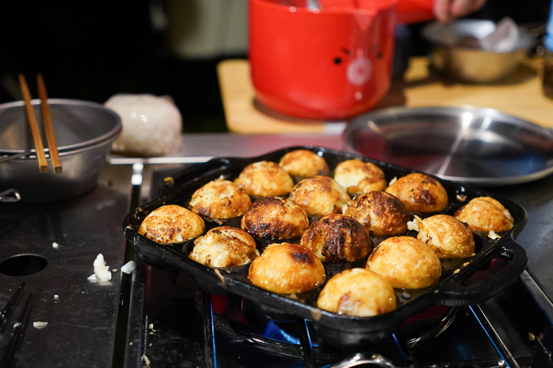 スノーピークフラットバーナーとイワタニたこ焼きプレート