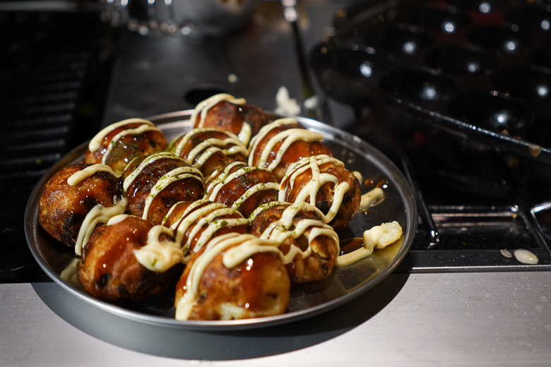 スノーピークフラットバーナーとイワタニたこ焼きプレートで焼いたたこ焼き