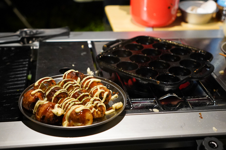 スノーピークフラットバーナーとイワタニたこ焼きプレートで焼いたたこ焼き