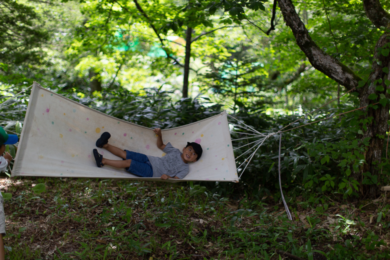 平湯キャンプ場でハンモック