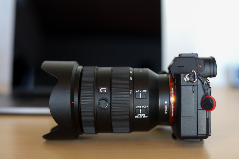 SONY FE 24-105mm F4 G OSS（SEL24105G）をa7iiiに装着