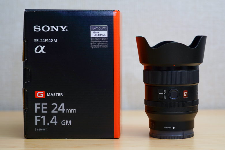 SONY FE 24mm F1.4 GM レンズ本体と外箱