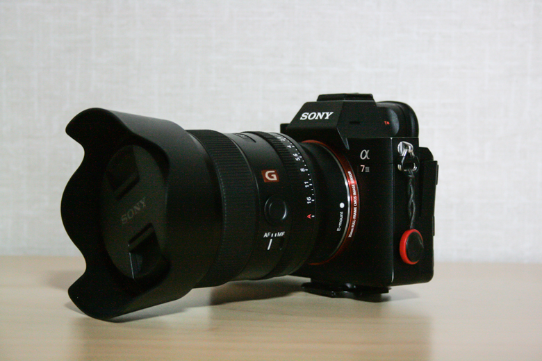 SONY a7iiiにFE 24mm F1.4 GMを取り付けた写真