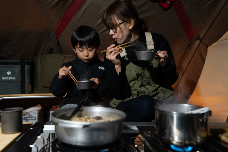 キャンプ飯はモツ鍋