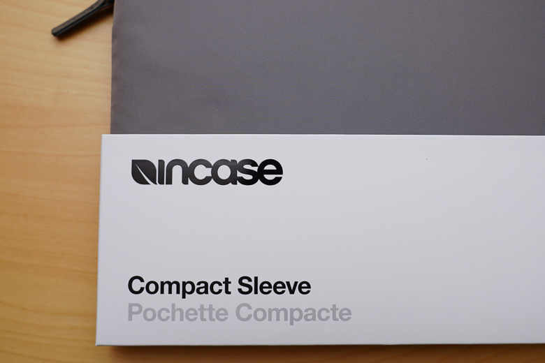 Incase 15インチCompact Sleeve in Flight Nylon for MacBook Pro