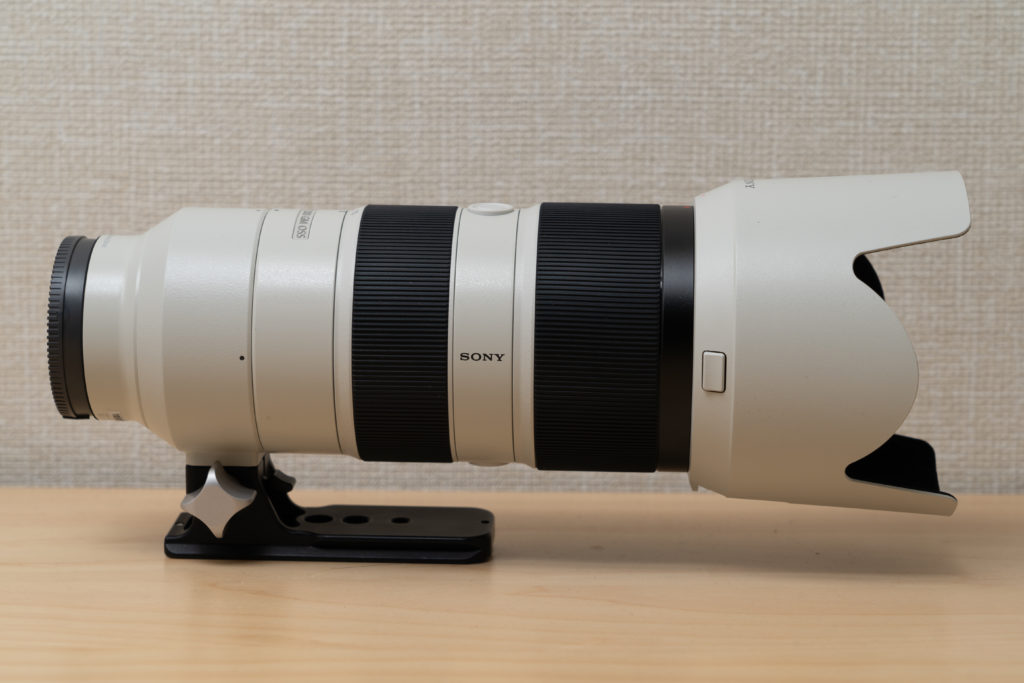 SONY FE 70-200mm F2.8 GM OSSにRRSの三脚座（LCF-101）を取り付けした写真