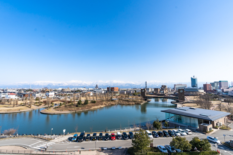 環水公園と立山連峰