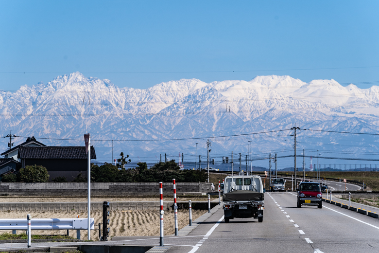 高岡市から見る立山連峰