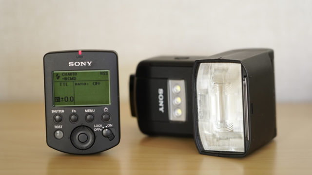 クリップオンストロボを遠隔操作できる電波式ワイヤレスコマンダー「FA