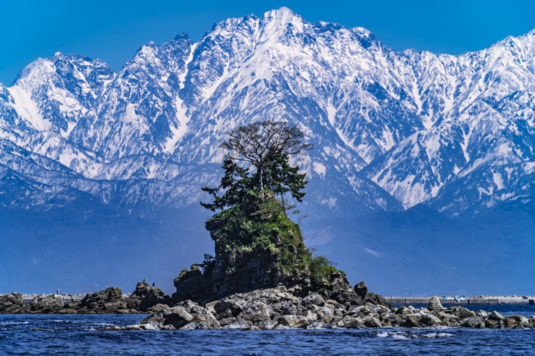 雨晴海岸 女岩と劔岳