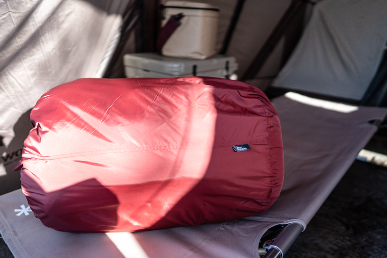 スノーピーク グランドオフトン ダブル1600】我が家がファミリーキャンプで使っている寝袋を紹介します。｜ファミリーキャンプで「カシャッとな」