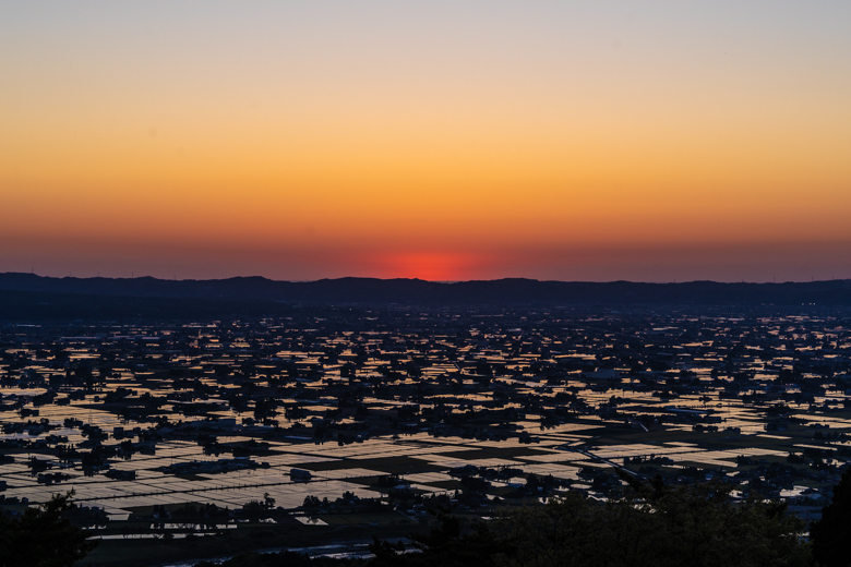 となみ夢の平 散居村展望台から見る夕陽