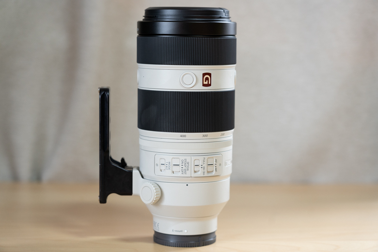 FE 100-400mm F4.5-5.6 GM OSS(SEL100400GM) にRRSの三脚座を取り付けた写真