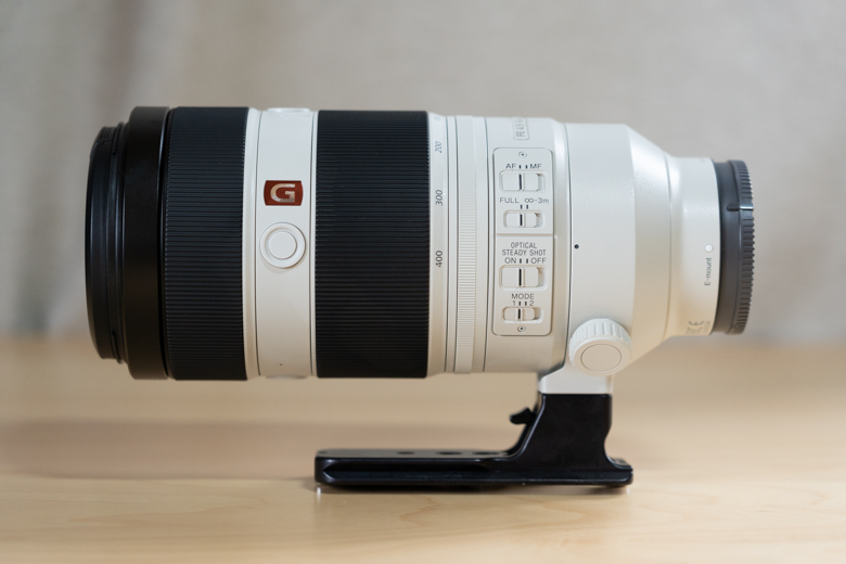 FE 100-400mm F4.5-5.6 GM OSS(SEL100400GM) にRRSの三脚座を取り付けた写真