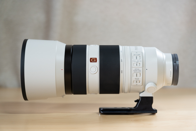 FE 100-400mm F4.5-5.6 GM OSS(SEL100400GM) にRRSの三脚座を取り付けた写真